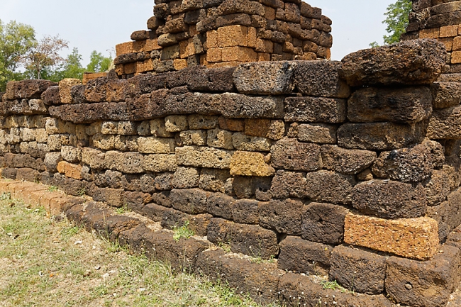 Prasat Ban Chang Pi-016